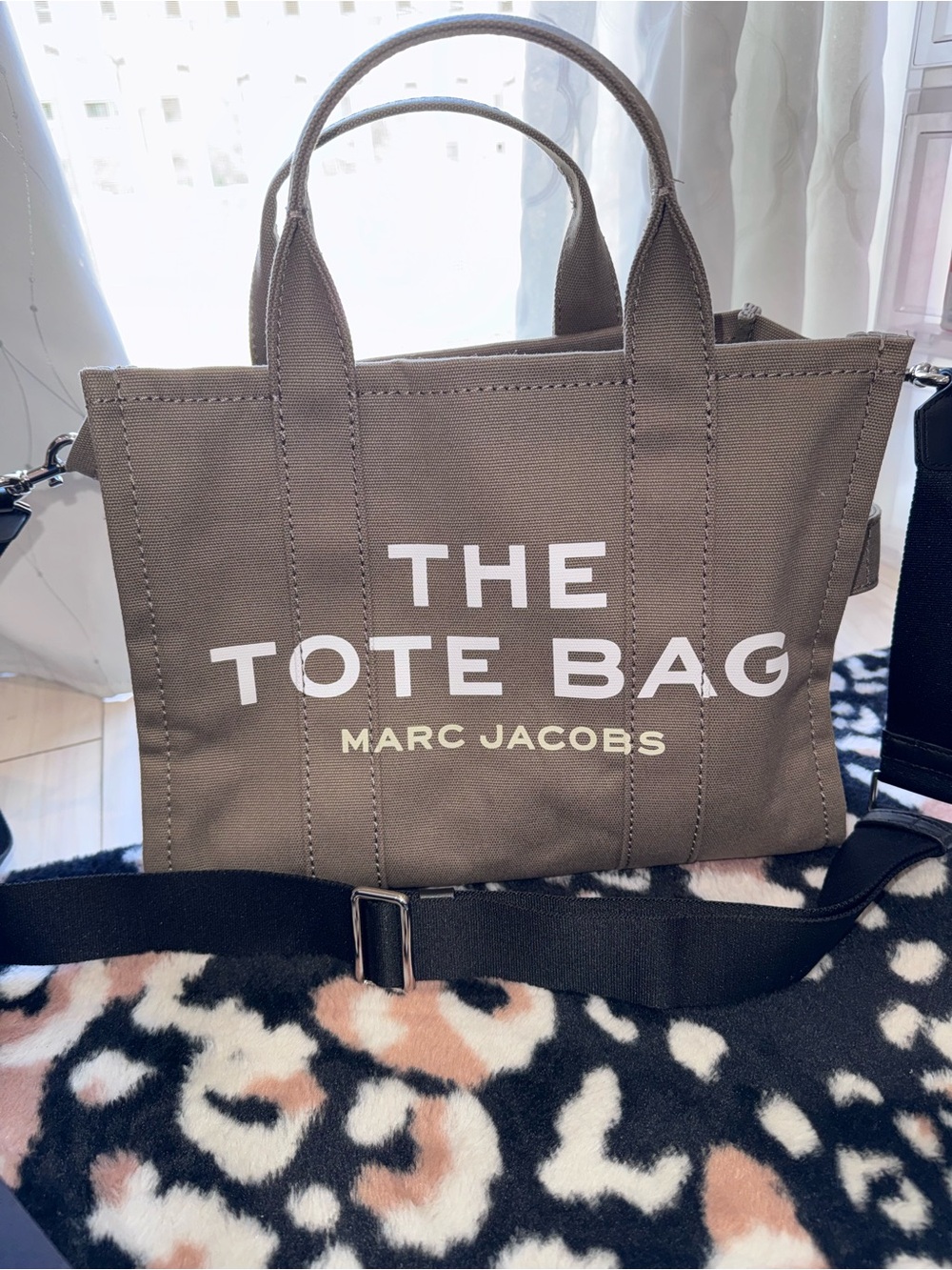 Marc Jacobs THE CANVAS MEDIUM TOTE BAG in Slate Green - Picture 4 of 8